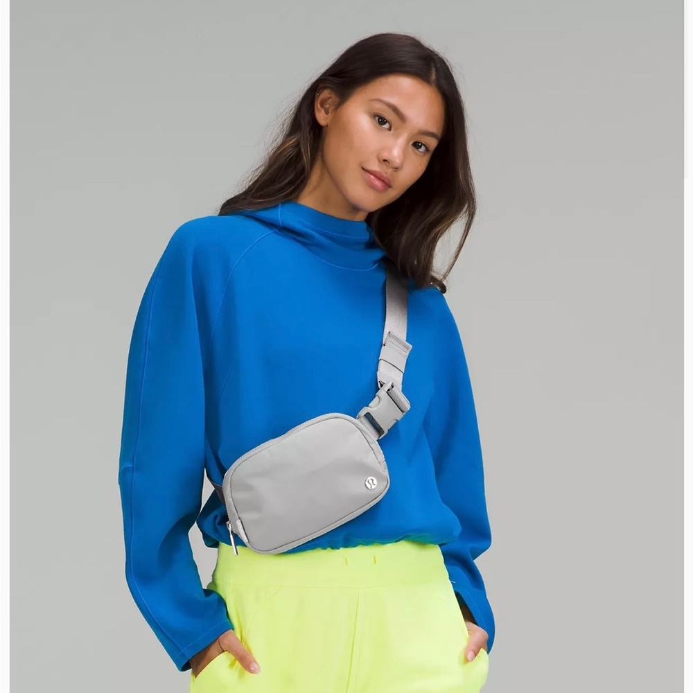 New lululemon everyday belt bag